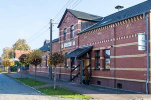 Gaststätte "Zur Tenne" in Ringfurth mit Dorfstraße links