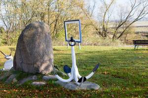 Fischerdenkmal Sandfurth mit Gedenkstein