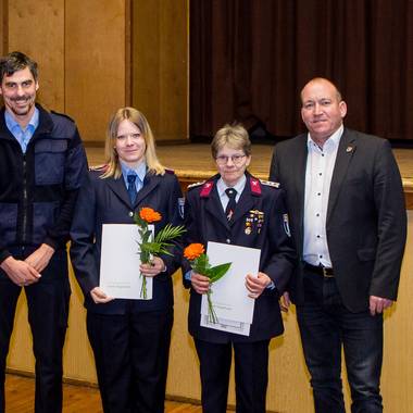 Überreichung von Auszeichnungen Feuerwehren