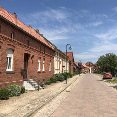 Bild einer Straße mit Häusern in Schelldorf