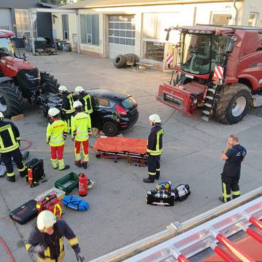 Dienstabend der FFW zur Übung eines Verkehrsunfalles