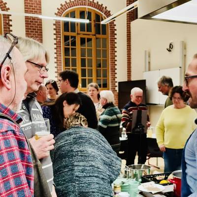 Teilnehmer der Zukunftsküche im Gespräch