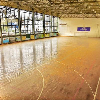 eine Innenaufnahme der Sporthalle in Tangerhütte